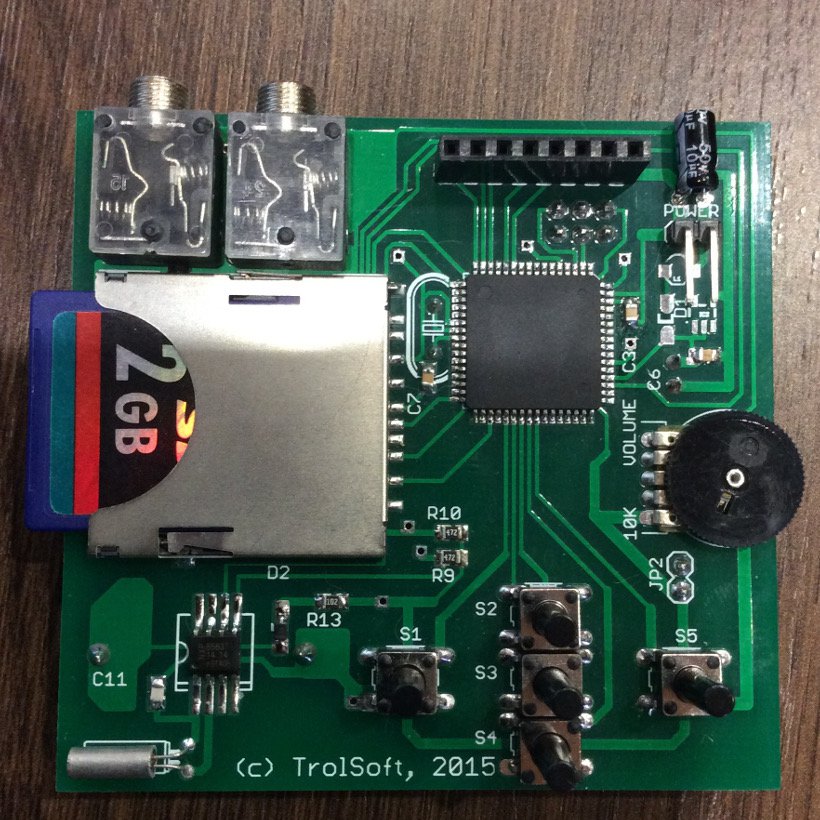 Внешний вид собранной печатной платы магнитофона для ZX Spectrum спереди